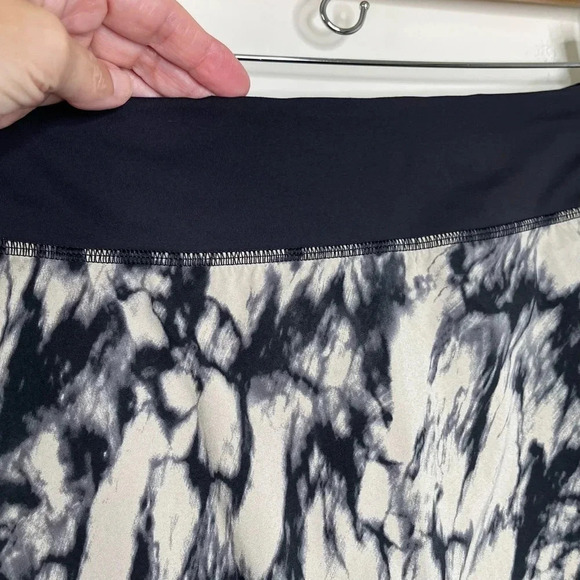 Lululemon Run: Pace Setter Skirt in Great Granite Black Mojave Tan/Black Size 10 - Picture 4 of 15